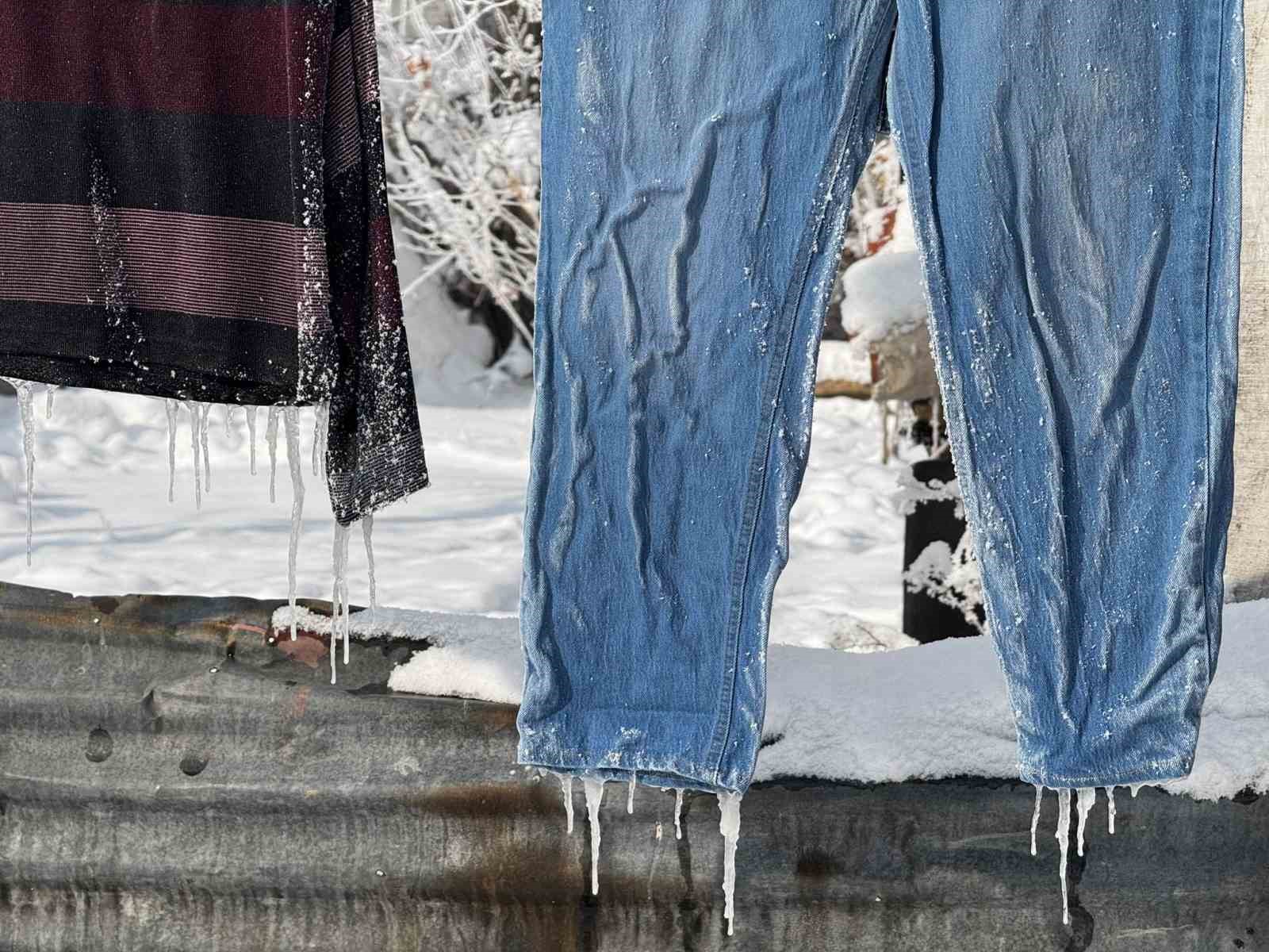 Ağrı’da termometreler eksi 24’ü gösterdi
