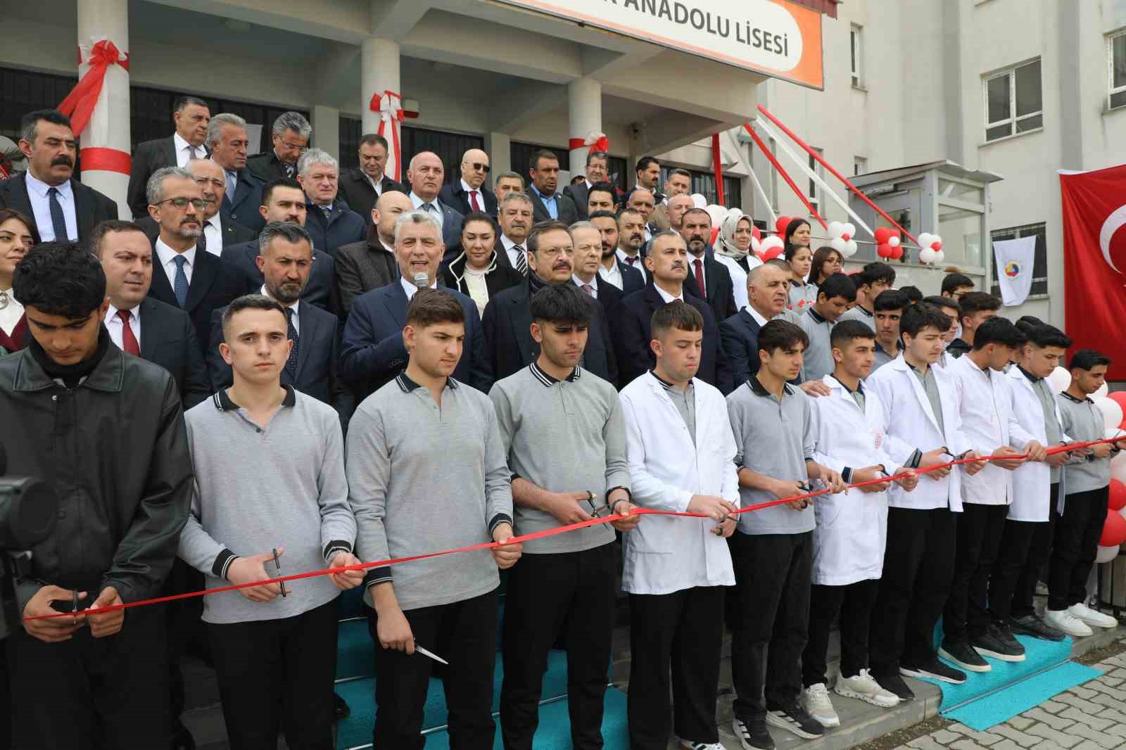 Ağrı’da TOBB Mesleki ve Teknik Anadolu Lisesi açıldı
