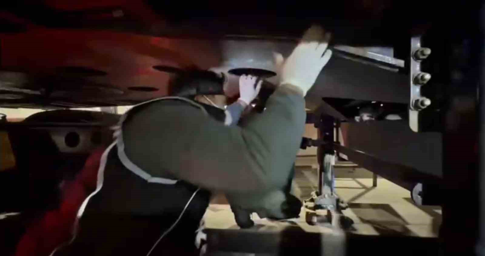 Ağrı’da uyuşturucu operasyonu: 1 kilo 220 gram skunk ele geçirildi
