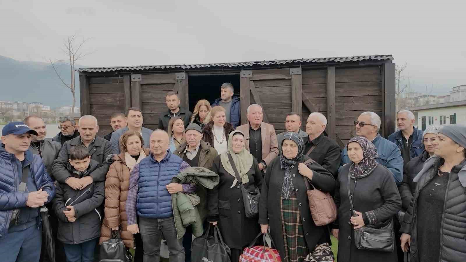 Ahıska Türkleri ata topraklarına uğurlandı
