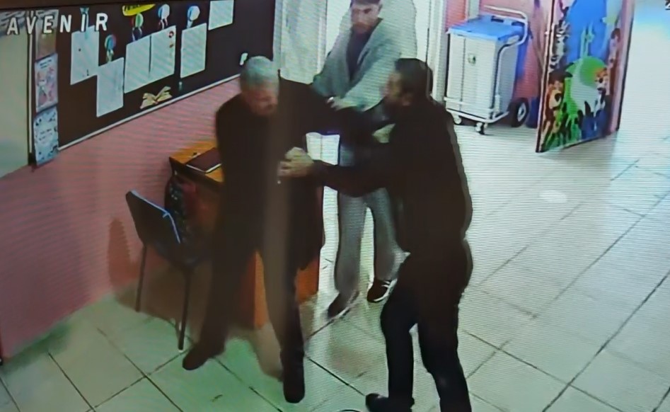 Ahlat’ta okul müdürlerine saldırı görüntüleri ortaya çıktı
