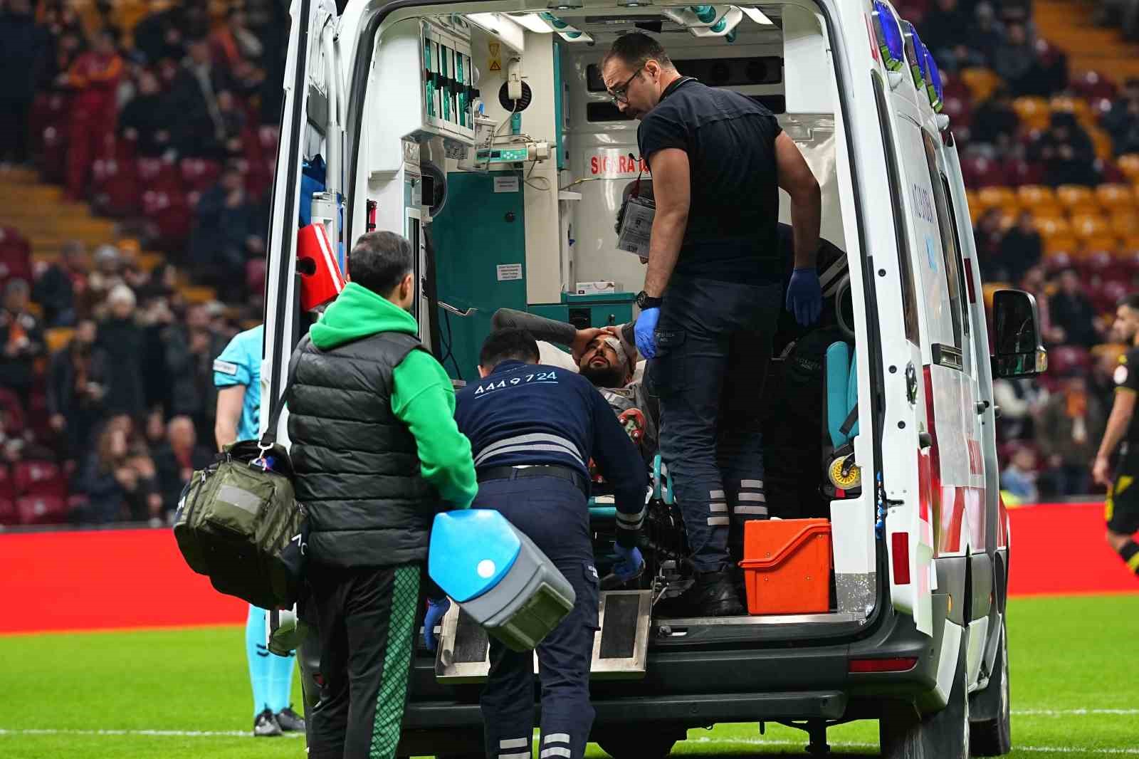 Ahmed Kutucu ile İsa Doğan kafa kafaya çarpıştı
