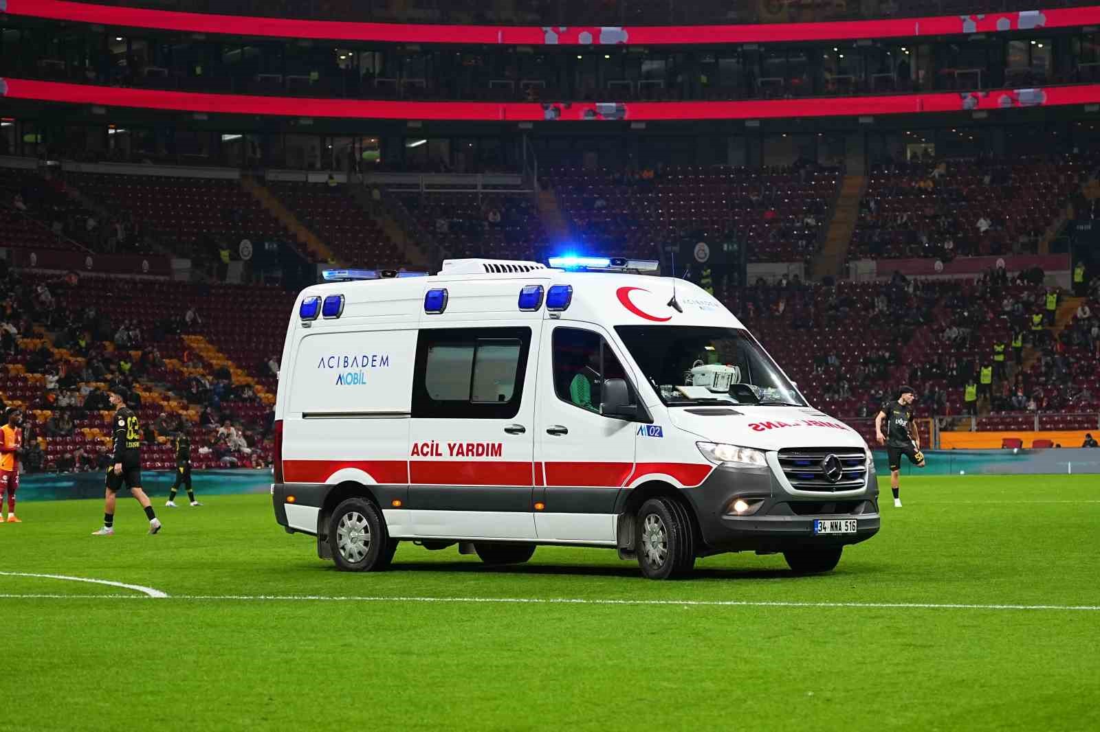 Ahmed Kutucu ile İsa Doğan kafa kafaya çarpıştı
