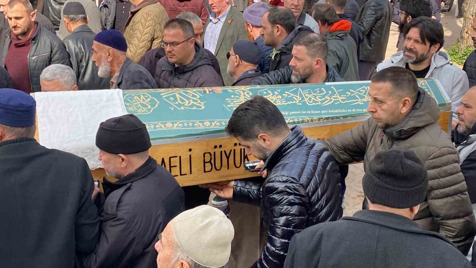 Ahşap evdeki yangında hayatını kaybeden bedensel engelli kişi toprağa verildi
