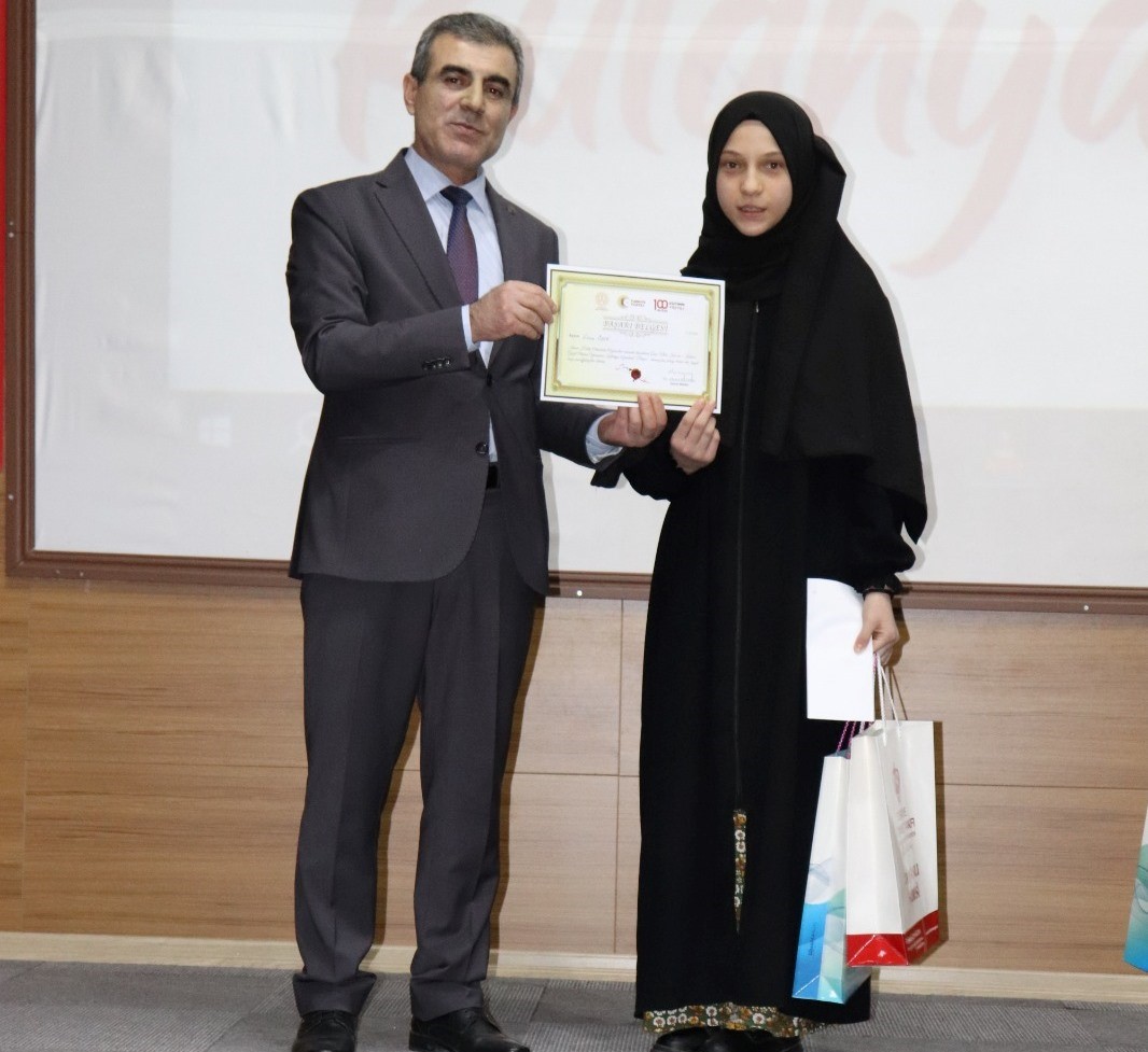 Ahteri İmam Hatip Ortaokulu öğrencileri başarıya doymuyor
Ahteri İmam Hatip Ortaokulu öğrencileri başarıya doymuyor