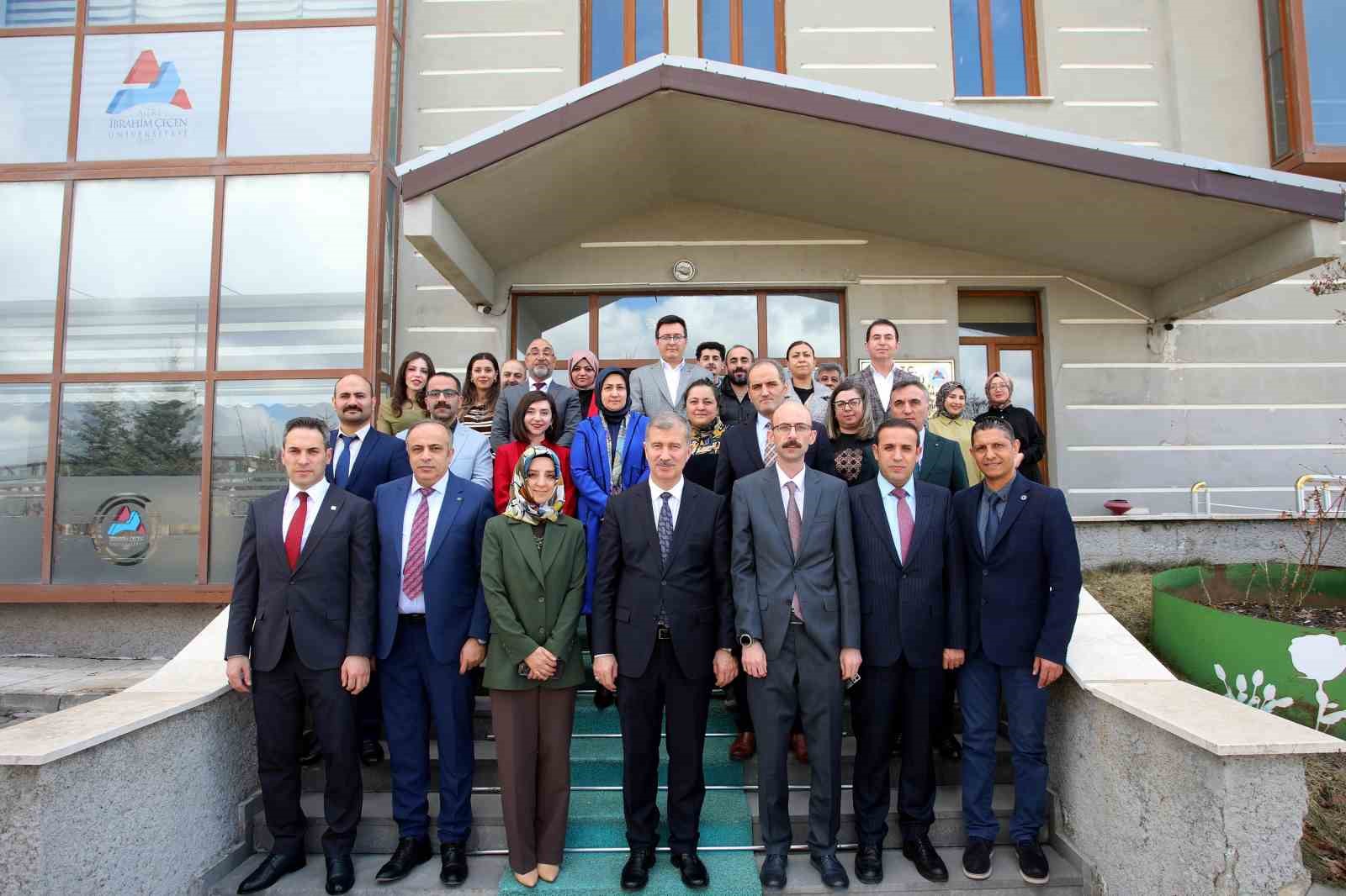 AİÇÜ’de zebra balığı translasyonel tıp araştırma laboratuvarı açıldı
