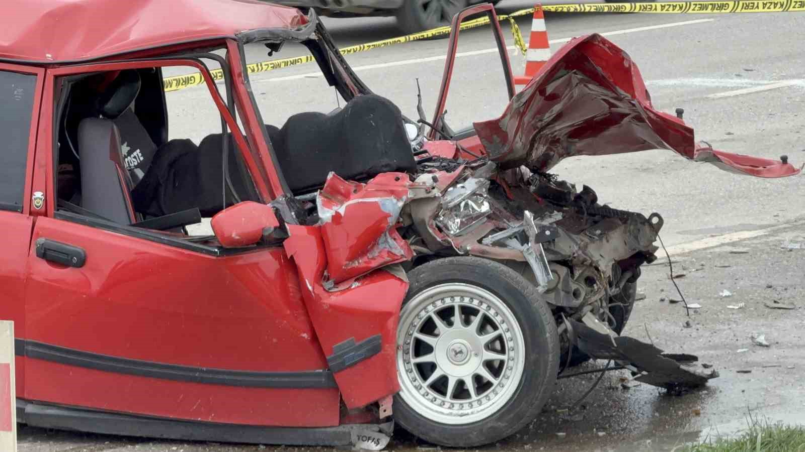 Ailesine veda mesajı atan 19 yaşındaki sürücü tankerle çarpışarak hayatını kaybetti
