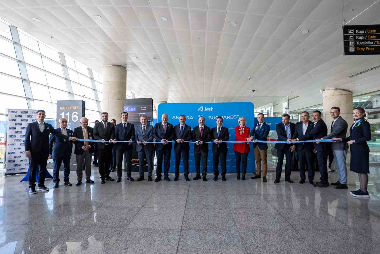AJet Genel Müdürü Sarp: "2033’te tamamı yeni nesil 200 uçakla operasyonlarımızı sürdürmeyi planlıyoruz"
