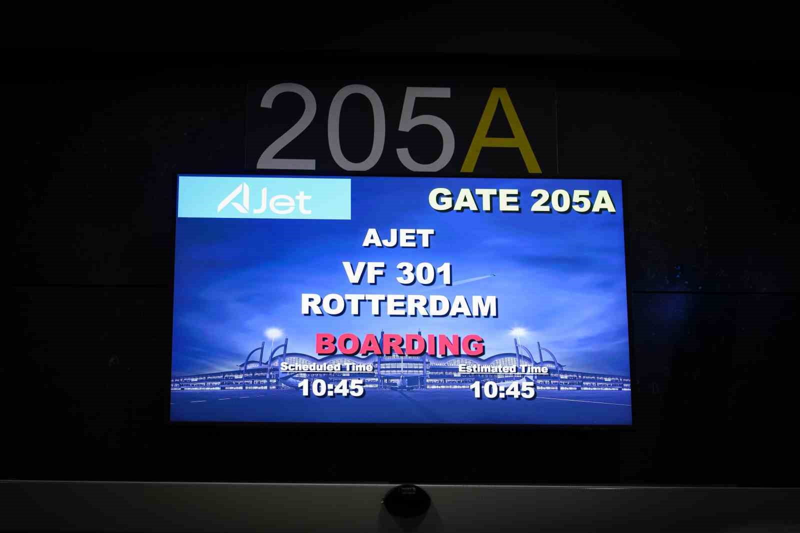 AJet’in İstanbul - Rotterdam seferleri başladı
