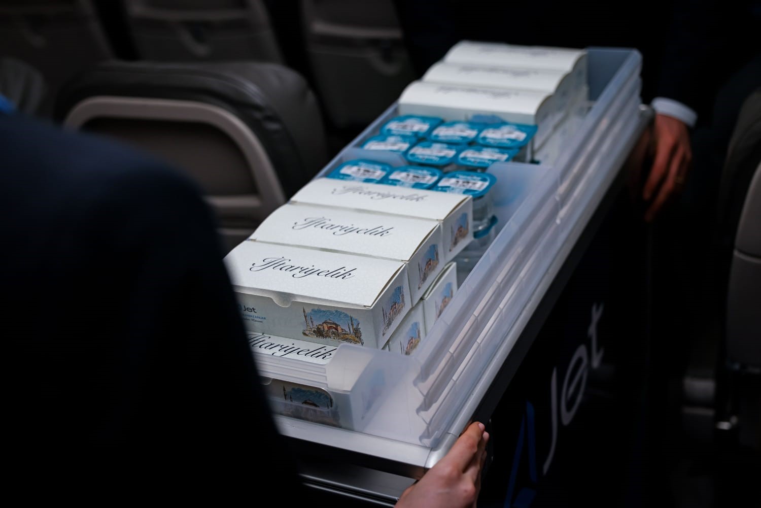 AJet’ten iftar ve sahur ikramı
