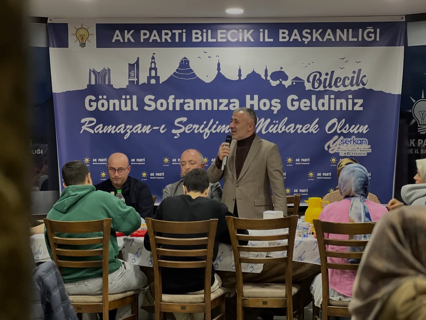 AK Parti Bilecik il yönetimi aynı sofrada buluştu
