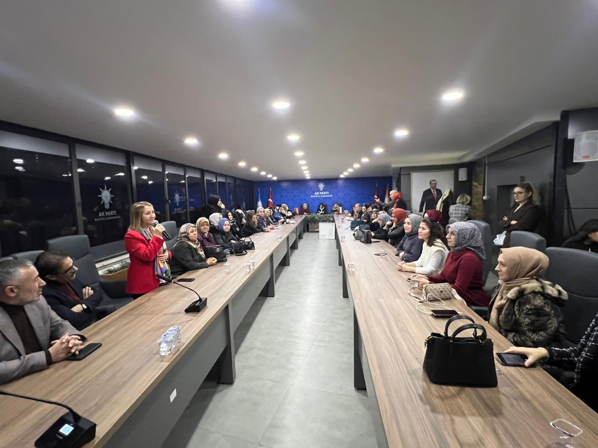 AK Parti Bilecik’te ‘Türkiye Yüzyılı Lider Kadınlar Buluşması’ düzenlendi
