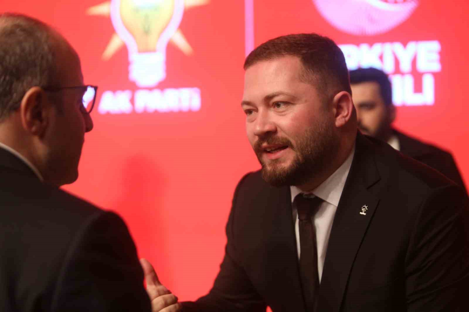 AK Parti Bursa’da bayramlaşma programı: Birlik, hizmet ve teşkilat vurgusu
