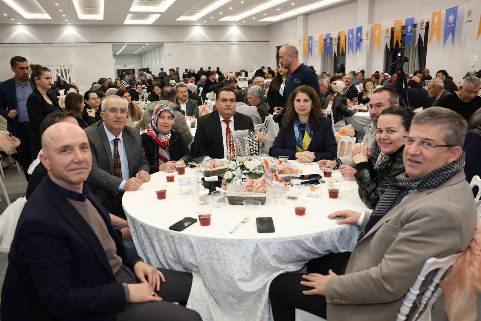 AK Parti Çameli teşkilatı "Gönül Sofrası"nda birlik ve beraberlik mesajı verdi
