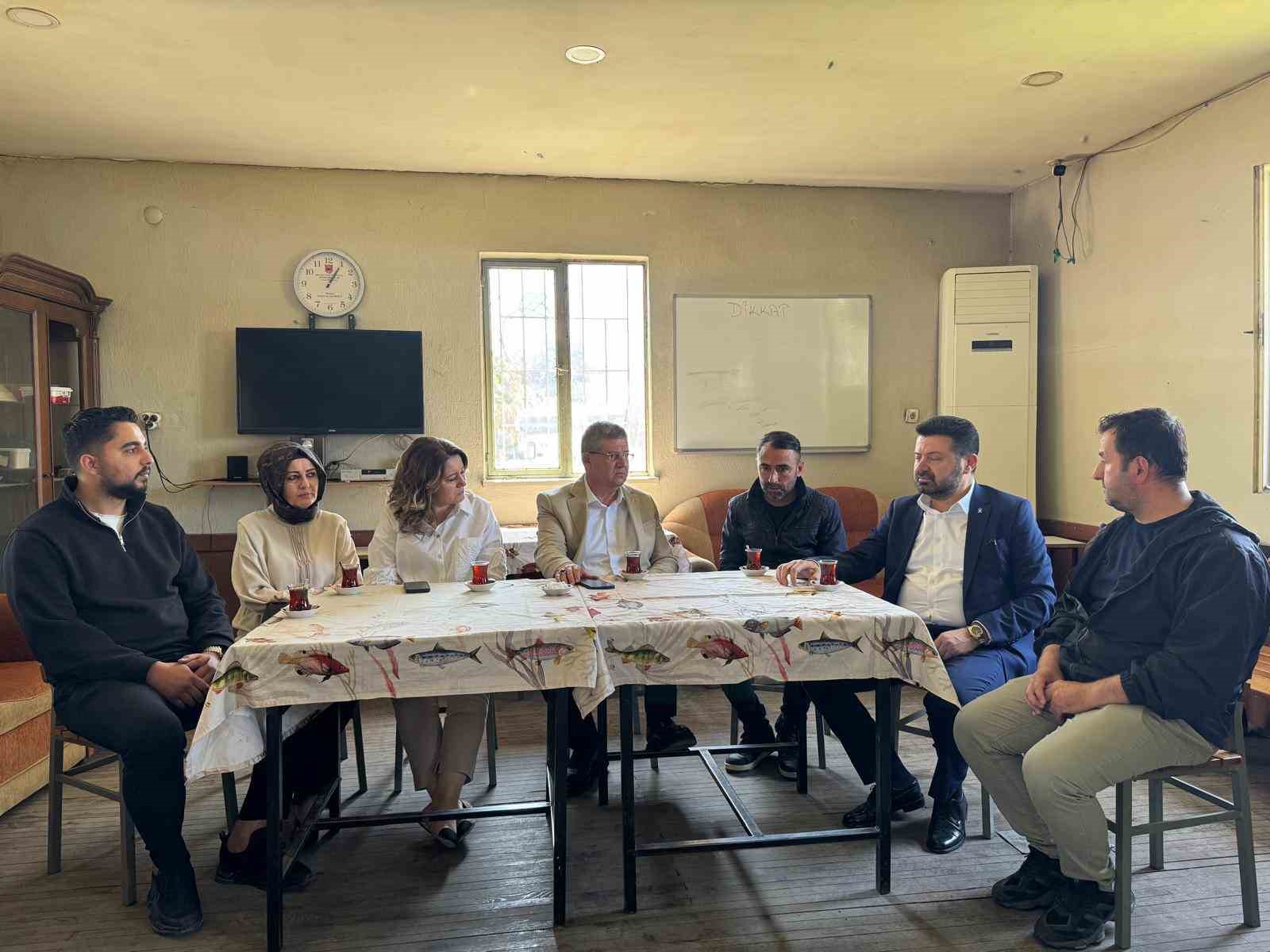 AK Parti Denizli İl Başkanı Subaşıoğlu minibüsçü esnafını yalnız bırakmadı
