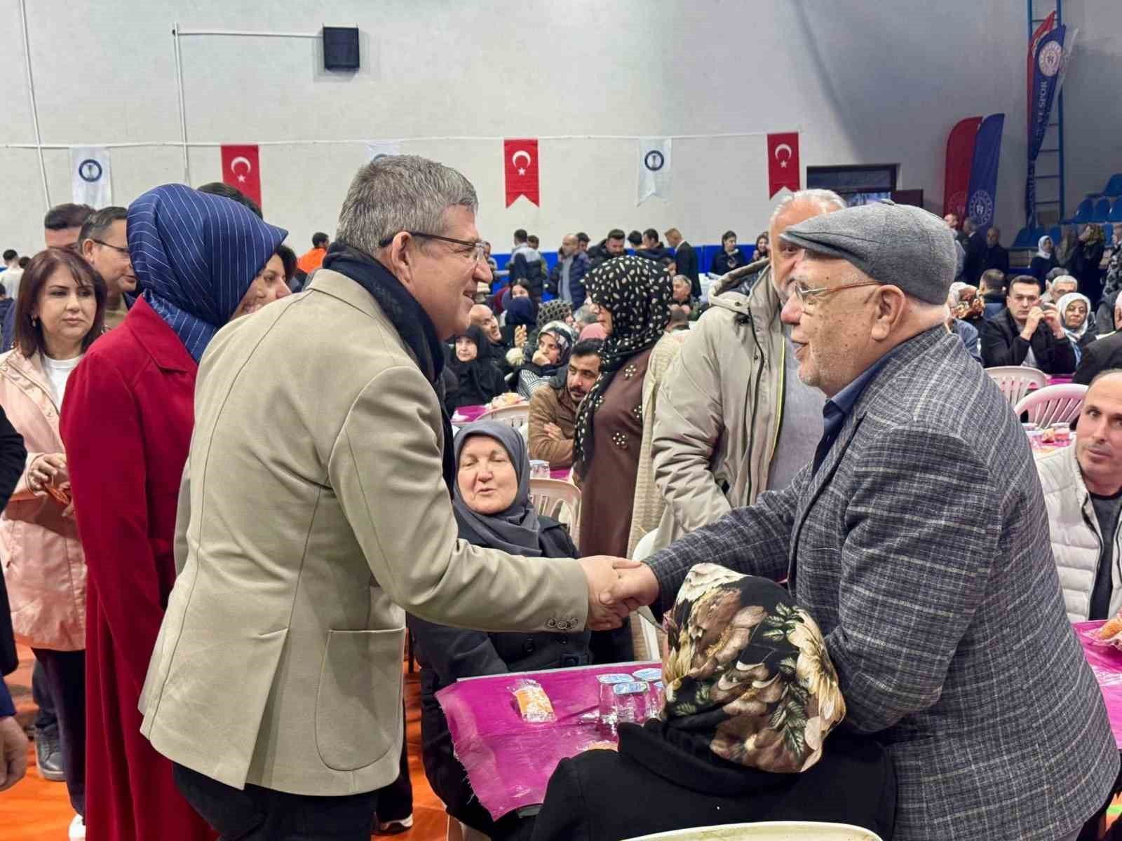 AK Parti Denizli İl Başkanı Subaşıoğlu; "Ramazan’daki birlik ruhunu hizmete taşıyacağız"
