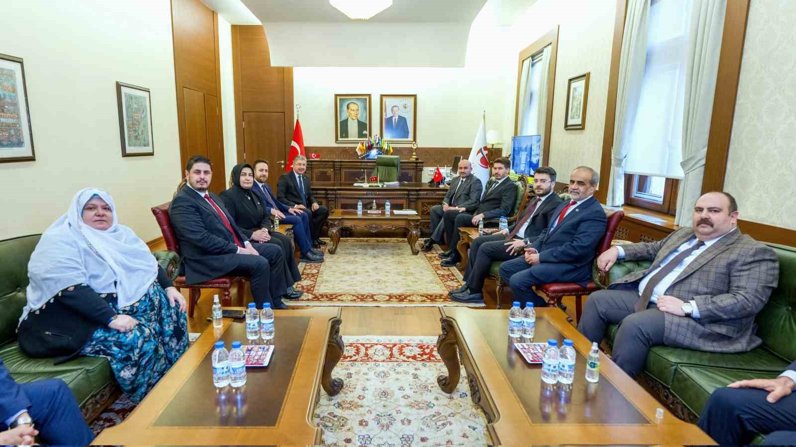 AK Parti Eskişehir Teşkilatı’ndan Vali Yılmaz’a ziyaret
