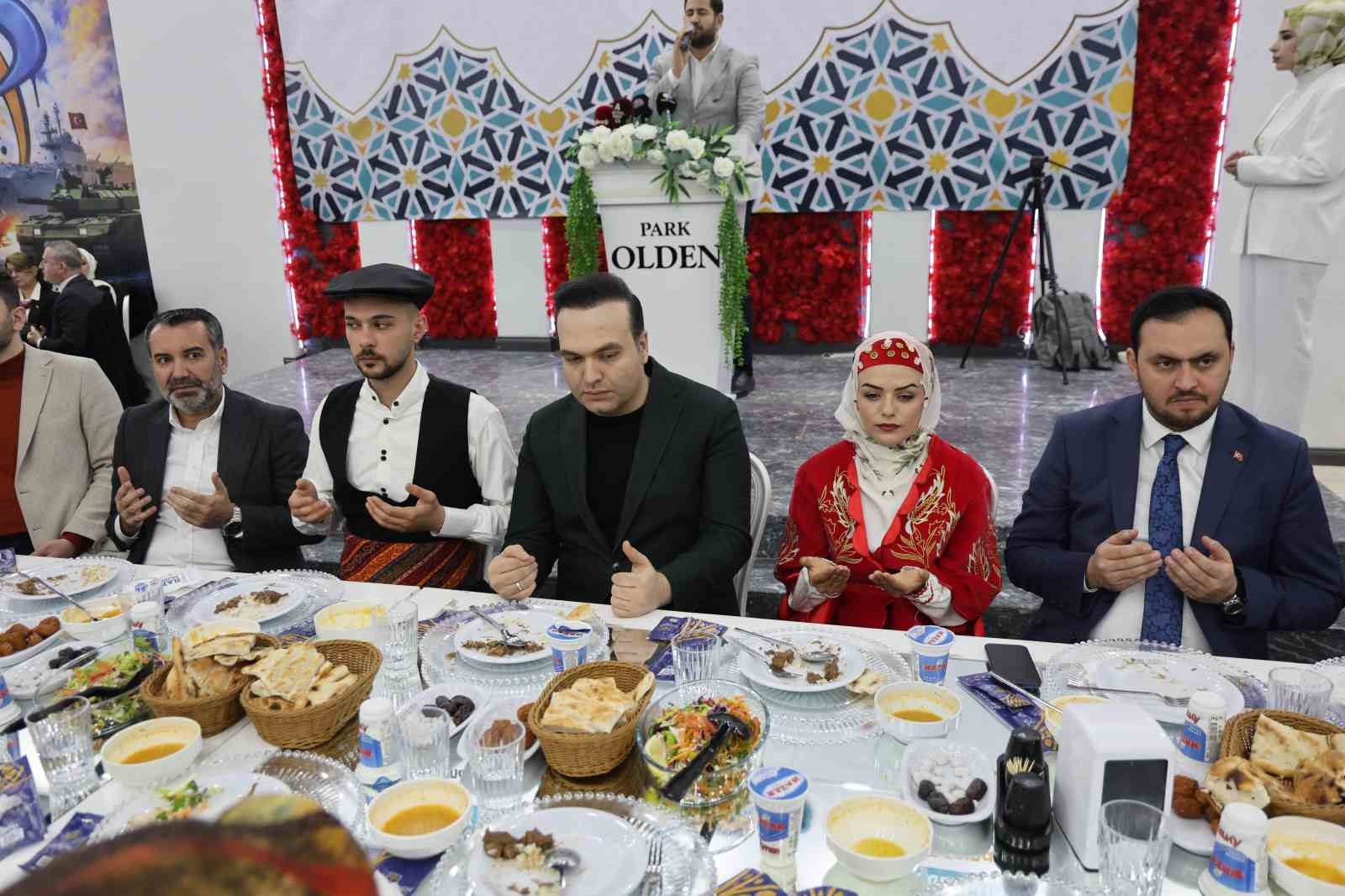 AK Parti Gençlik Kolları Başkanı İbiş: "Bizim savunma sanayimiz, tüm kötülüklerden koruyacak düzeyde yoluna devam ediyor"
