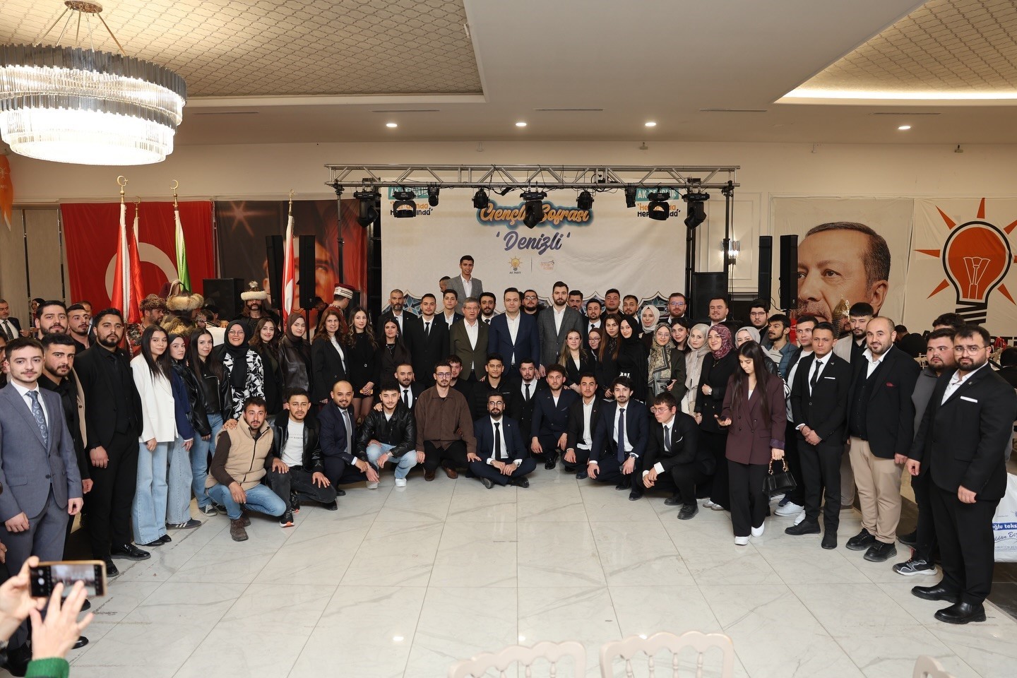 AK Parti Gençlik Kolları Genel Başkanı İbiş Denizli’de gençlerle iftarda buluştu

