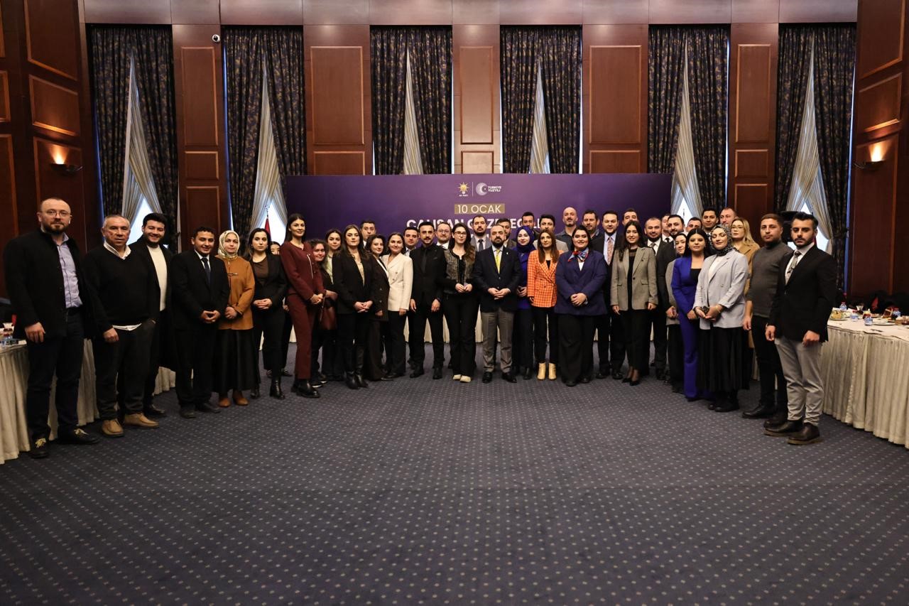 AK Parti Genel Başkan Yardımcısı Acar: "AK Parti olarak her zaman tarafsız bir şekilde gerçeği yansıtan gazeteciliğin yanında yer almayı sürdüreceğiz"
AK Parti Genel Başkan Yardımcısı Acar: "AK Parti olarak her zaman tarafsız bir şekilde gerçeği yansıtan gazeteciliğin yanında yer almayı sürdüreceğiz"