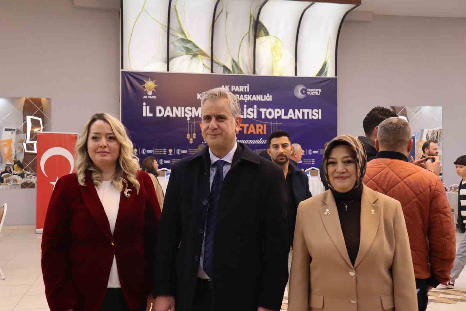 AK Parti Genel Başkan Yardımcısı Hasan Basri Yalçın Kütahya’da teşkilatla buluştu
