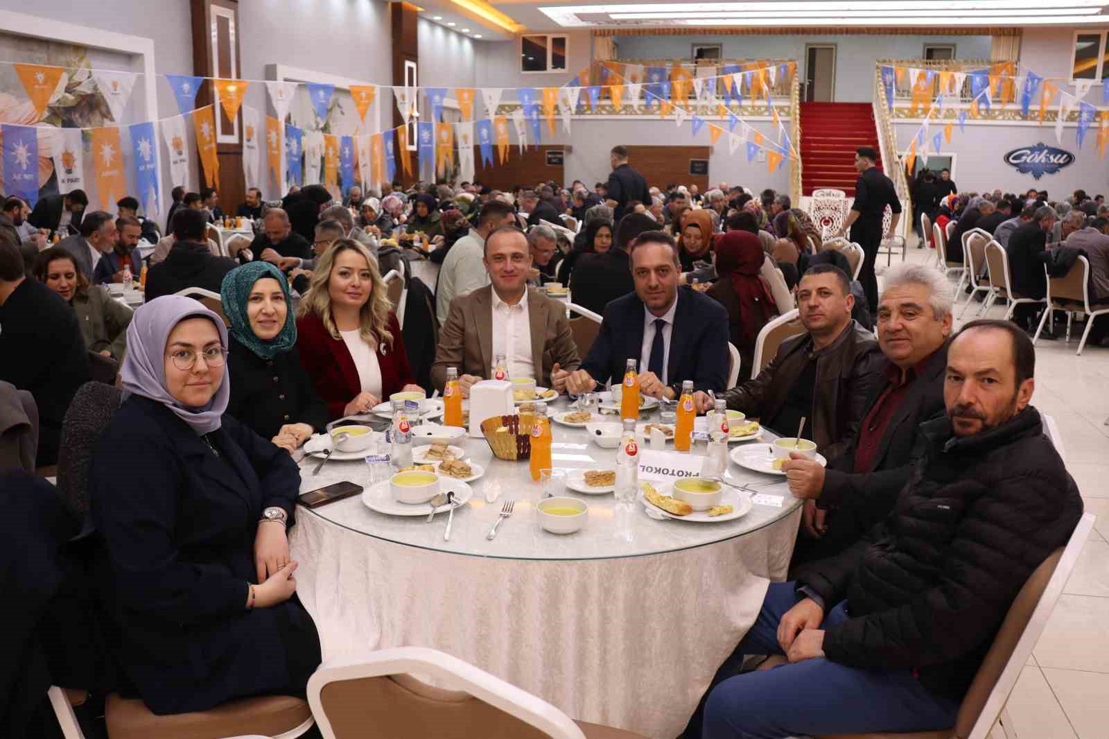 AK Parti Genel Başkan Yardımcısı Hasan Basri Yalçın Kütahya’da teşkilatla buluştu
