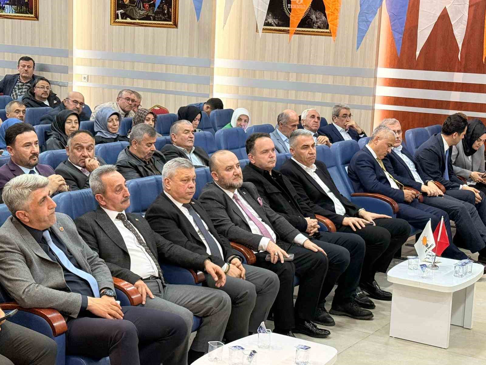 AK Parti Genel Başkan Yardımcısı Yayman: "CHP’ye bir kez daha seslenmek istiyorum; sizin içine girdiğiniz kaosla bizim işimiz yok"
AK Parti Genel Başkan Yardımcısı Yayman: "CHP’ye bir kez daha seslenmek istiyorum; sizin içine girdiğiniz kaosla bizim işimiz yok"