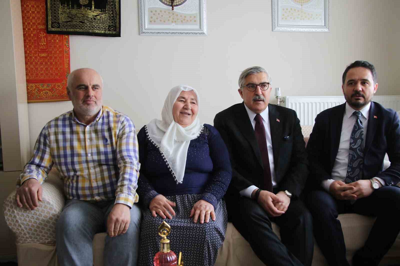 AK Parti Genel Başkan Yardımcısı Yayman Uşak’ta açıklamalarda bulundu
