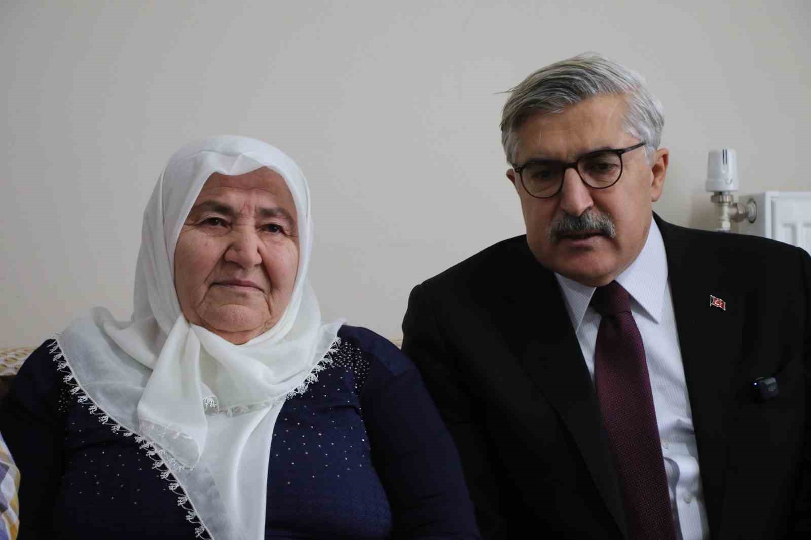 AK Parti Genel Başkan Yardımcısı Yayman Uşak’ta açıklamalarda bulundu
