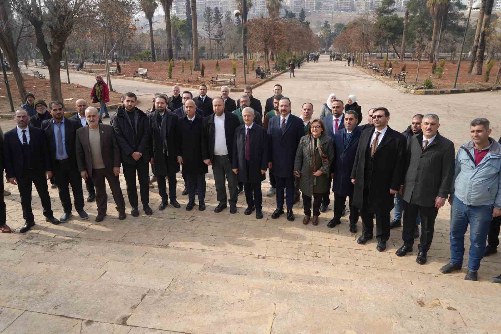 AK Parti Genel Başkan Yardımcısı Zorlu’dan Halep Valiliğine ziyaret
AK Parti Genel Başkan Yardımcısı Zorlu’dan Halep Valiliğine ziyaret