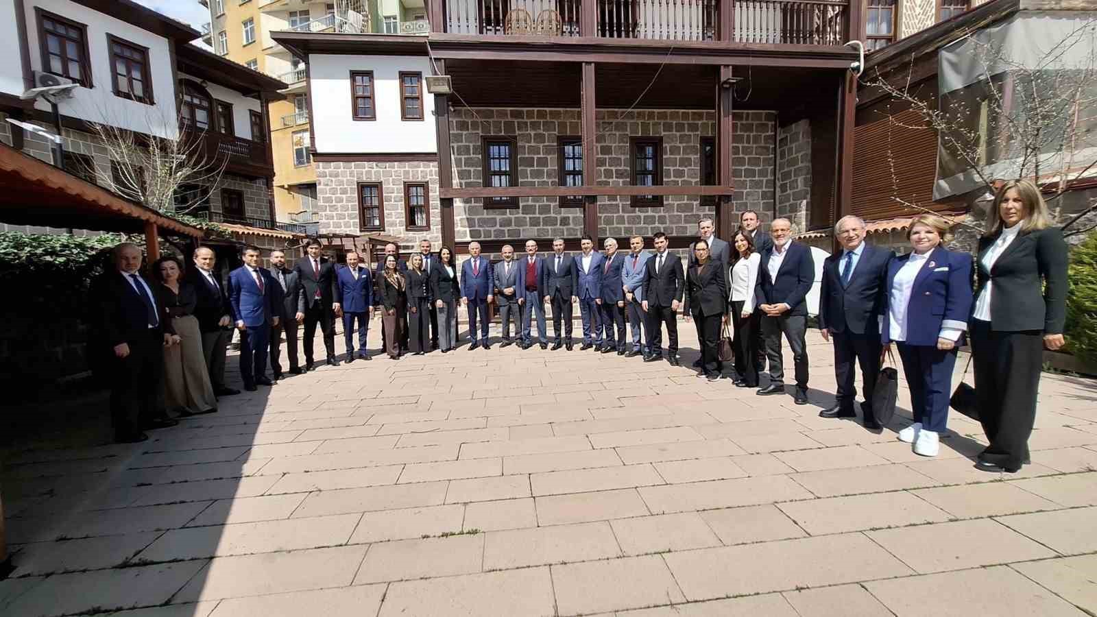 AK Parti Genel Başkanvekili Ala: "(Yeni anayasa çalışmaları) Birinci aşama neredeyse nihayetlendi"
