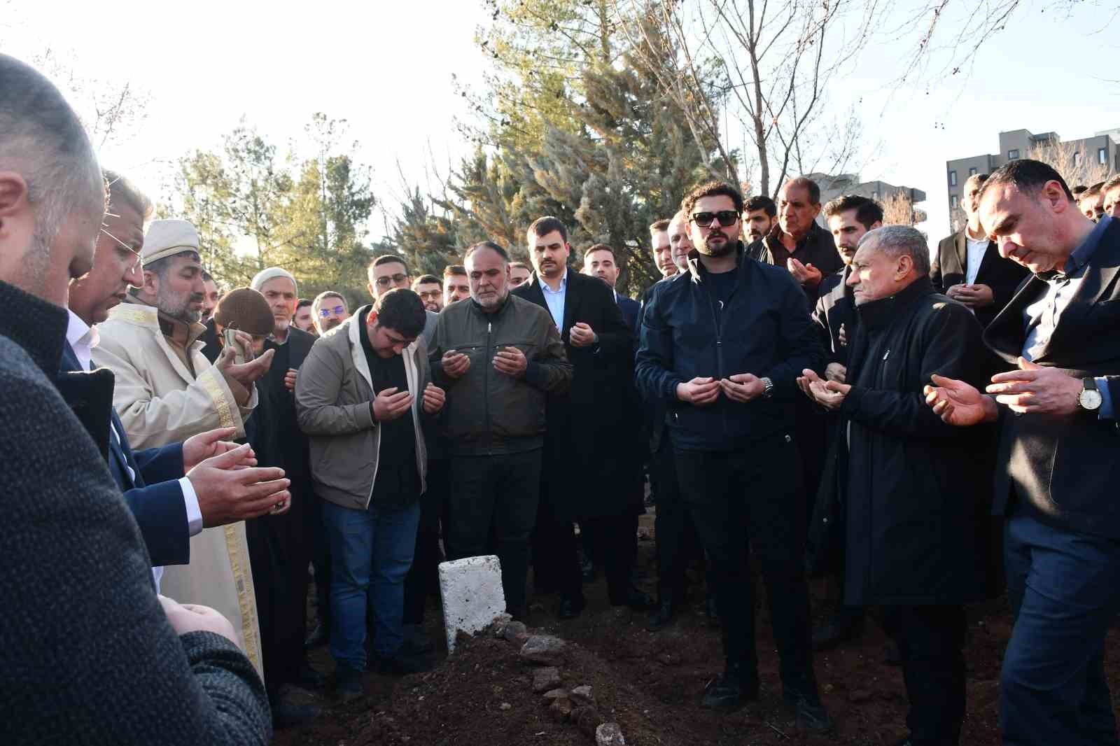 AK Parti Genel Sekreteri İnan’ın babaannesi Hacı Safiye İnan son yolculuğuna uğurlandı

