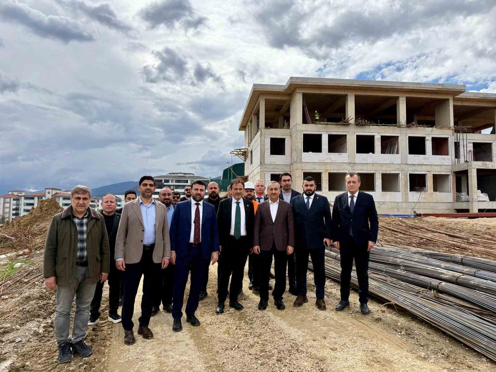 AK Parti heyeti Karabük’te eğitim ve yurt yatırımlarını inceledi
