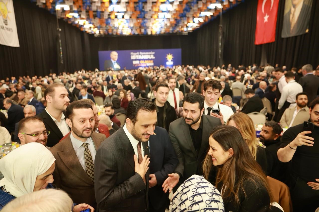 AK Parti İstanbul İl Başkanı Özdemir: "Bizler bir oldukça bölgemizde ve dünyada güven unsuru olacağız"
