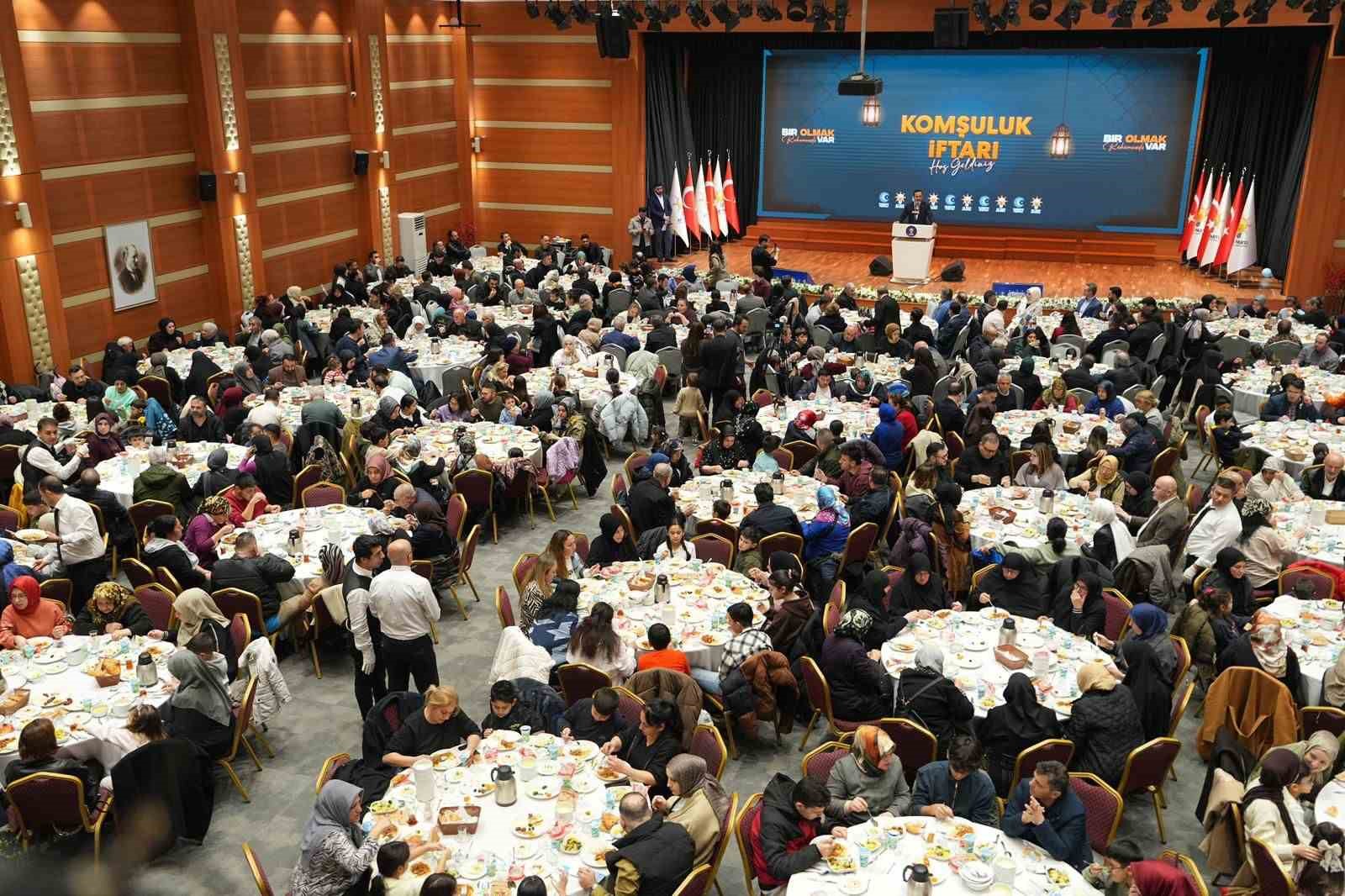 AK Parti İstanbul İl Başkanlığı komşularla aynı sofrada buluştu
