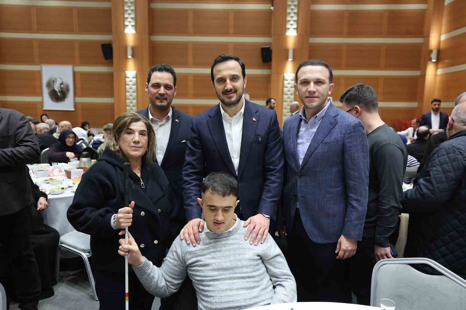 AK Parti İstanbul İl Başkanlığı komşularla aynı sofrada buluştu
