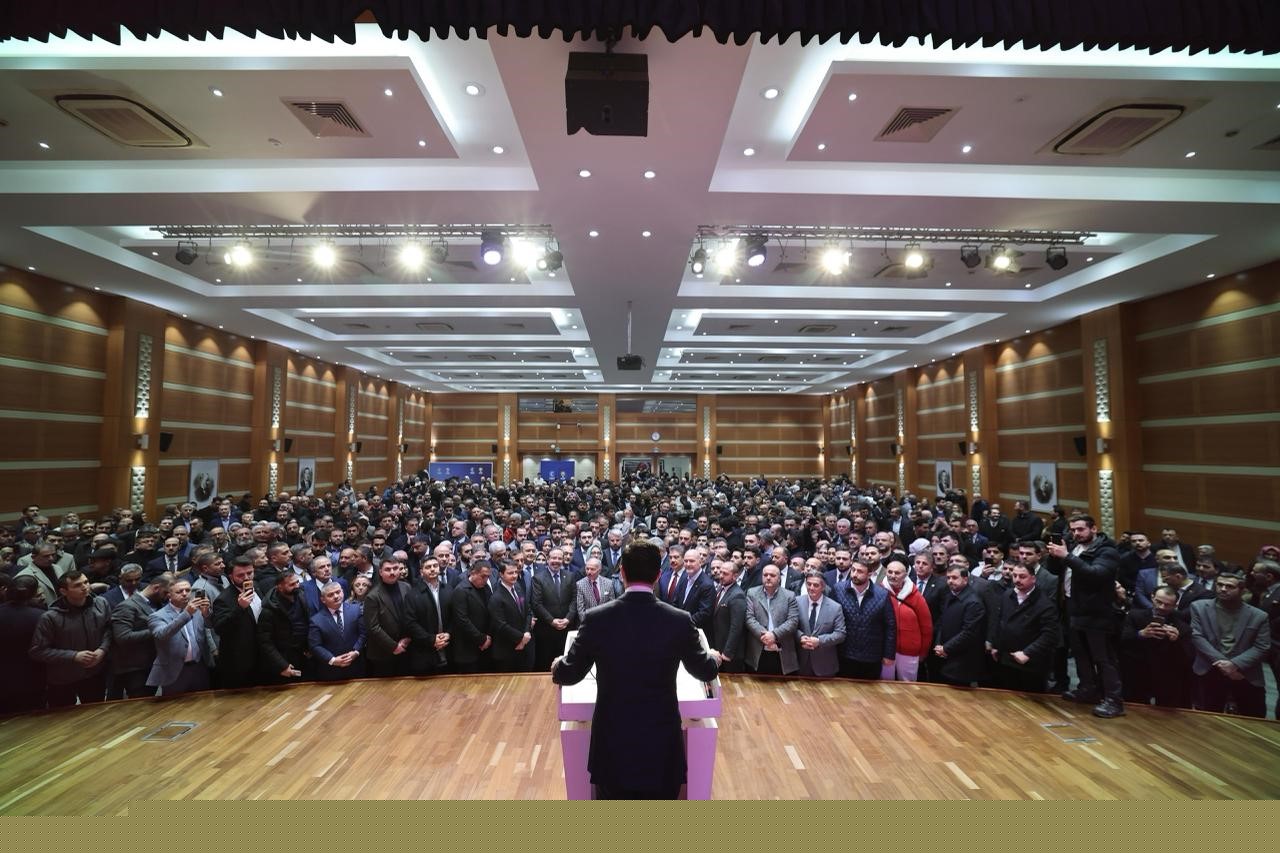 AK Parti İstanbul İl Başkanlığında bayramlaşma programı
