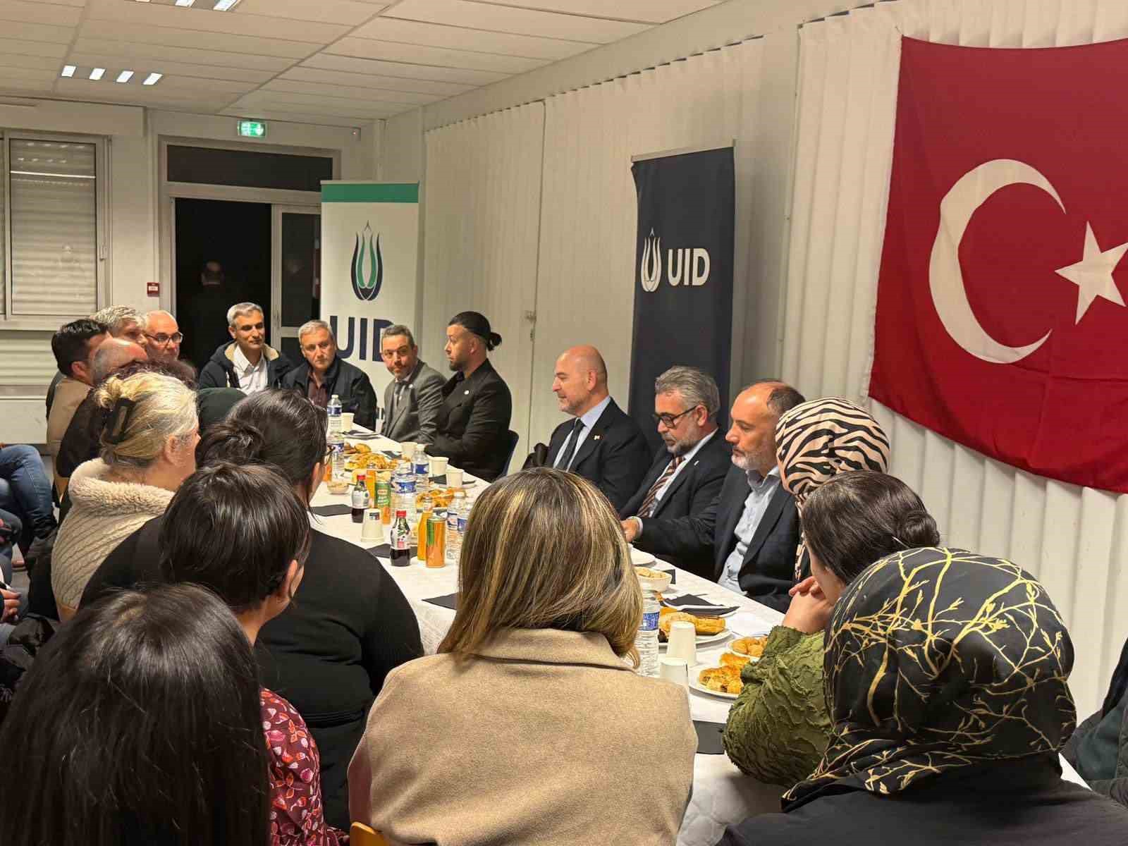 AK Parti İstanbul Milletvekili Soylu: "Avrupa’daki Türkler yükseliyor"
AK Parti İstanbul Milletvekili Soylu: "Avrupa’daki Türkler yükseliyor"