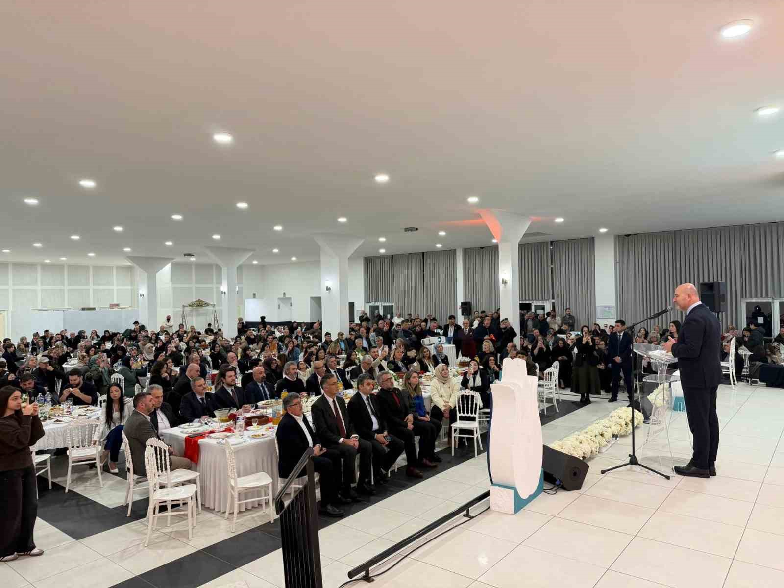 AK Parti İstanbul Milletvekili Soylu: "Avrupa’daki Türkler yükseliyor"
AK Parti İstanbul Milletvekili Soylu: "Avrupa’daki Türkler yükseliyor"