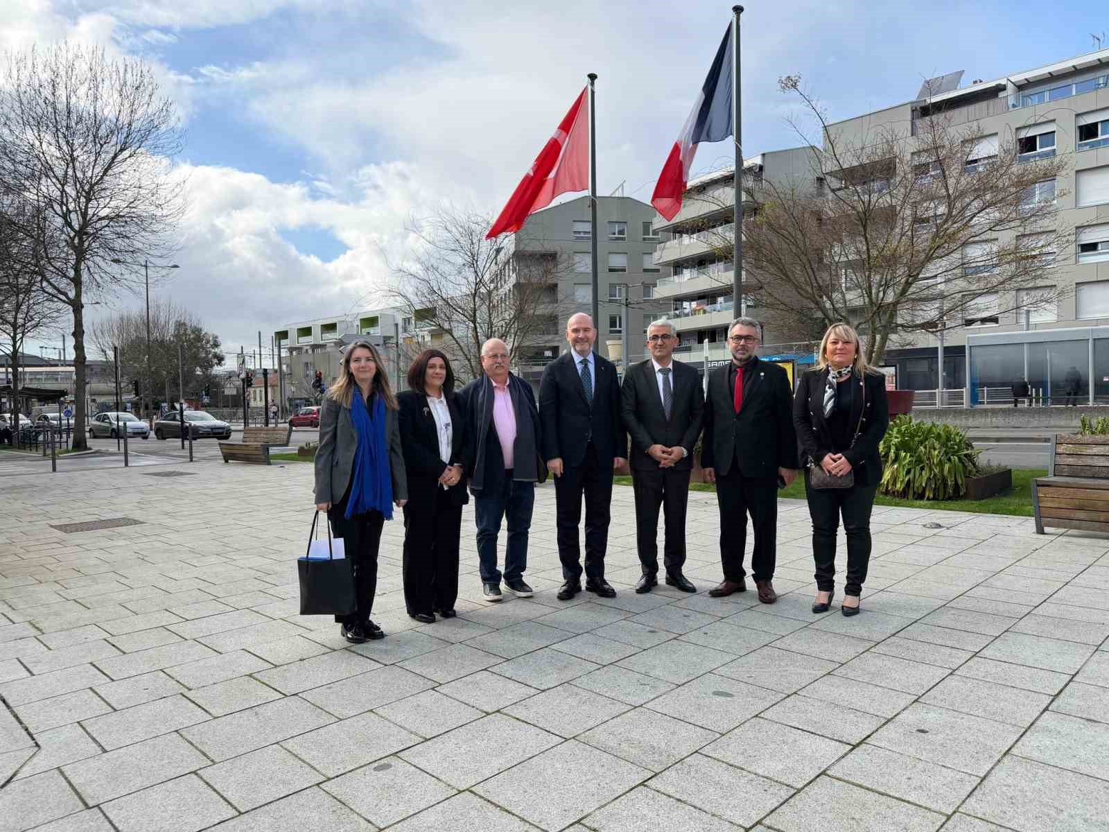 AK Parti İstanbul Milletvekili Soylu: "Avrupa’daki Türkler yükseliyor"
AK Parti İstanbul Milletvekili Soylu: "Avrupa’daki Türkler yükseliyor"