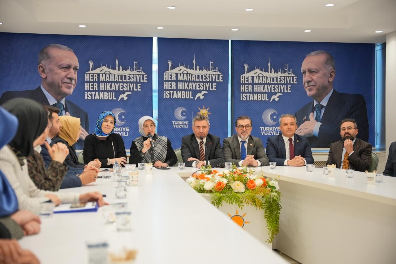 AK Parti İstanbul Milletvekilleri, cuma günleri sahaya inerek vatandaşlarla buluşuyor
