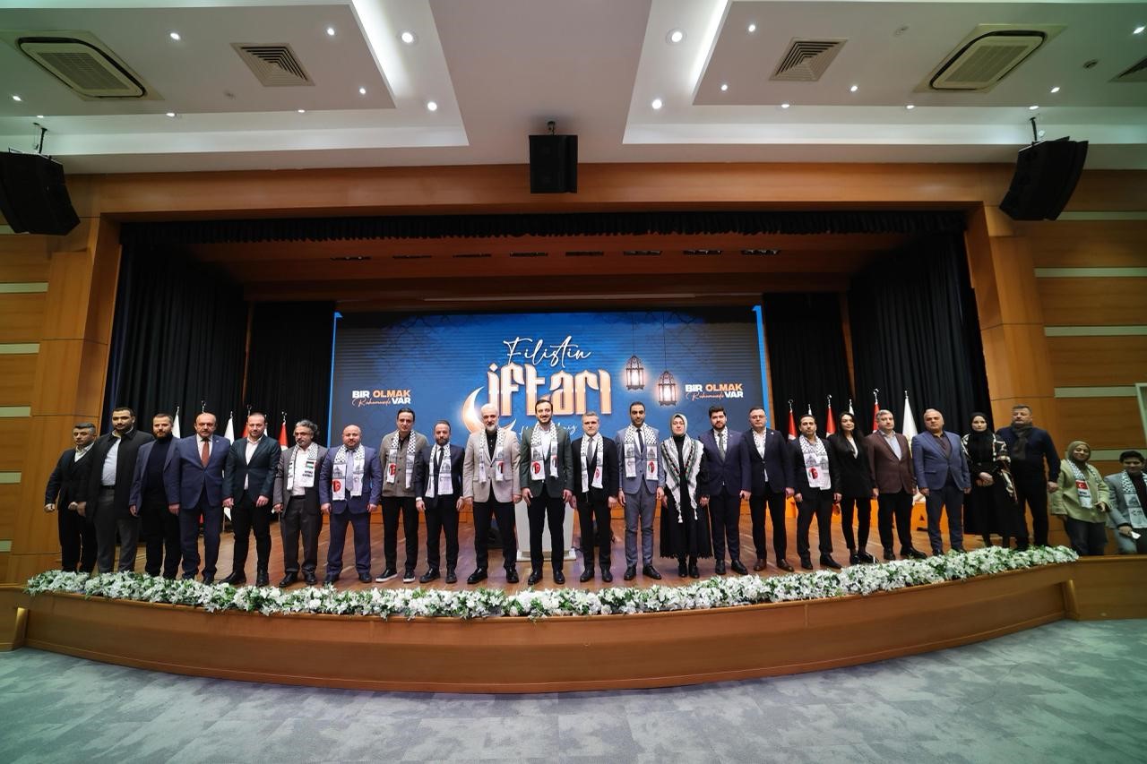 AK Parti İstanbul’da Filistin iftarı: Kudüs ve Gazze için birlik mesajı
AK Parti İstanbul’da Filistin iftarı: Kudüs ve Gazze için birlik mesajı