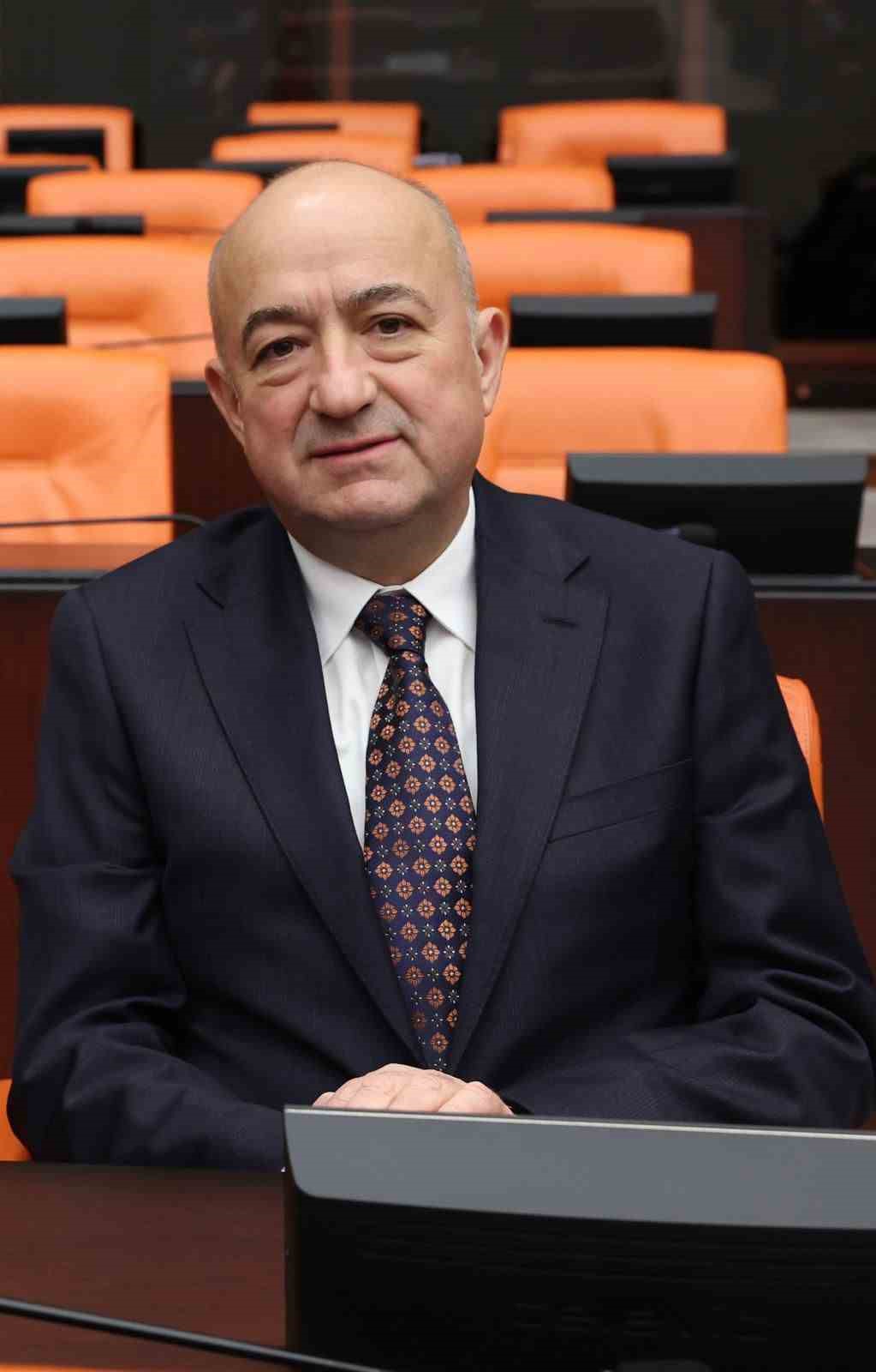 AK Parti Milletvekili Ayhan Gider: Gazetecilik, şehrin hafızasını tutma ve toplumsal meselelere yön verme sanatıdır
