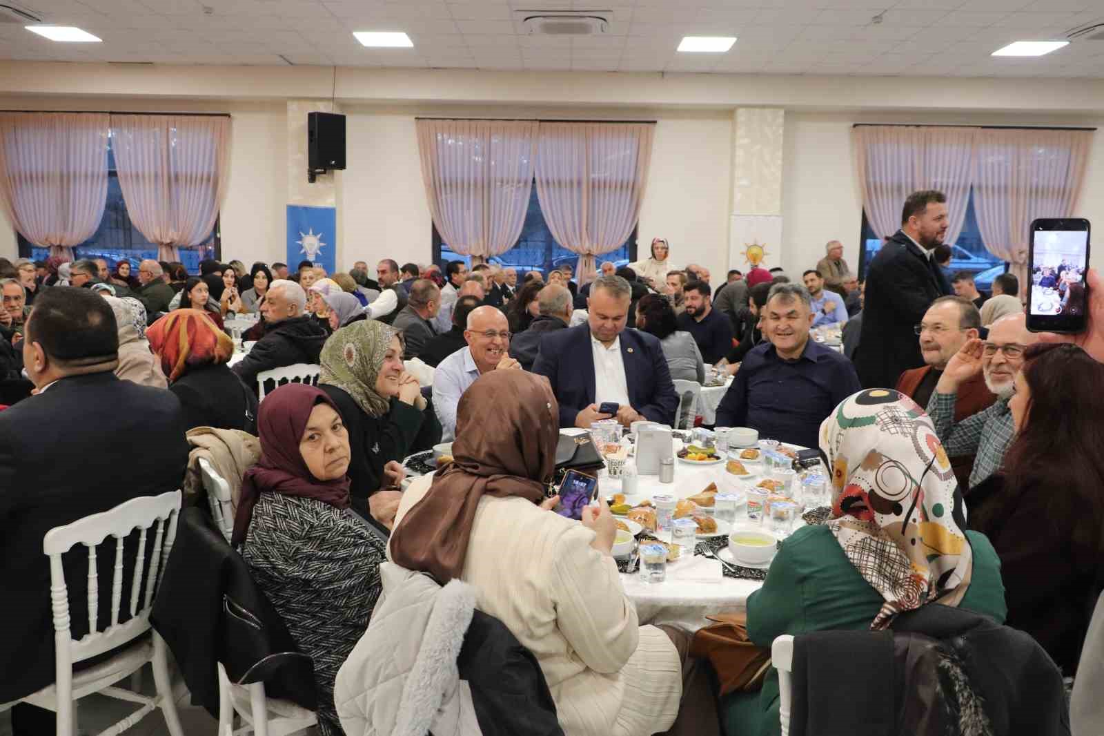 AK Parti MKYK Üyesi Ünal: "Erdoğan’a her zamankinden daha çok ihtiyaç var"
AK Parti MKYK Üyesi Ünal: "Erdoğan’a her zamankinden daha çok ihtiyaç var"