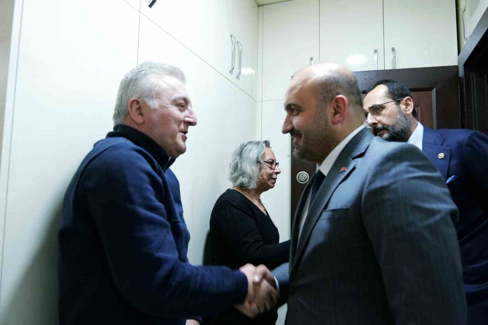 AK Parti MKYK Üyesi Ünal, şehit ailesinin misafiri oldu
