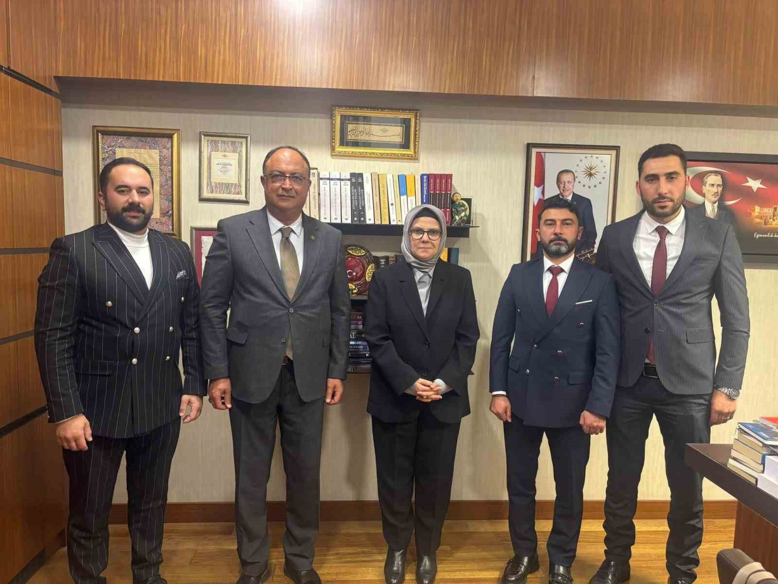 AK Parti Tomarza İlçe Teşkilatı’nda TBMM’ye ziyaret
