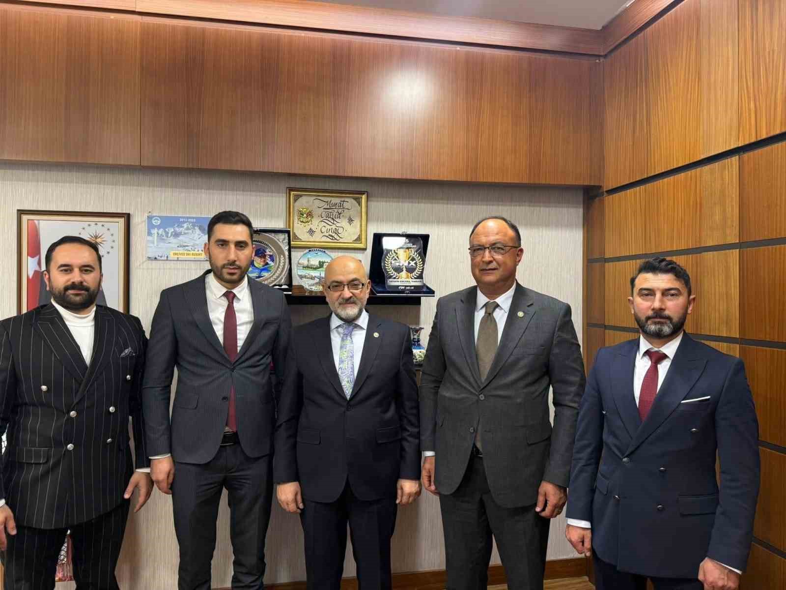 AK Parti Tomarza İlçe Teşkilatı’nda TBMM’ye ziyaret
