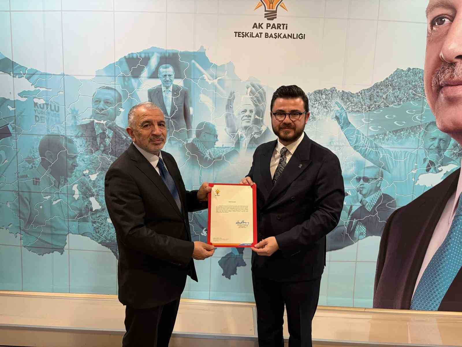 AK Parti’de 3 yeni ilçe başkanı görevi devraldı
