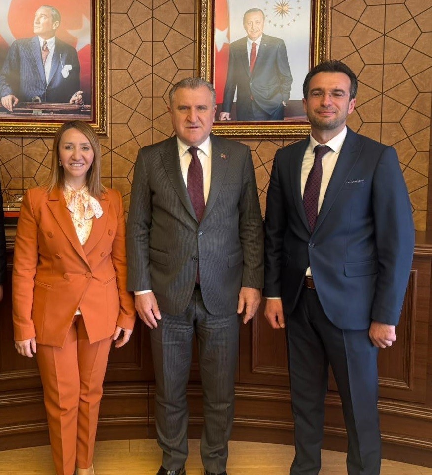 AK Partili belediye başkanları ilçelerin talepleri bakanlıklara taşıdı
