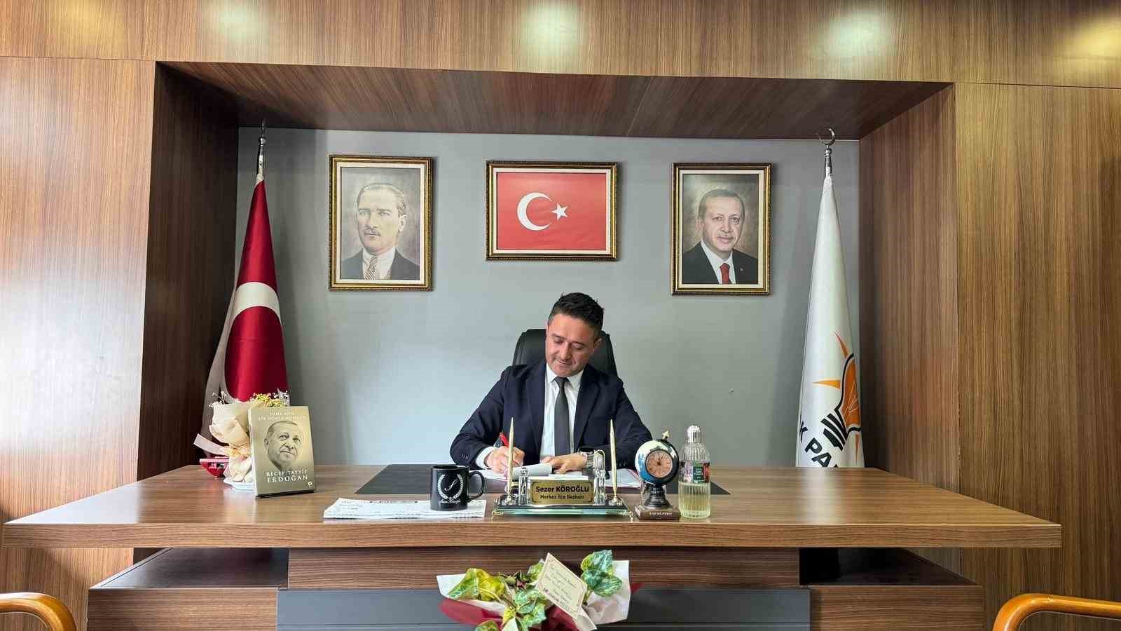 AK Partili Köroğlu’ndan Başkan Erdem’e sert tepki: "Belediyecilik sahnede koşarak değil, sokakta hizmetle yapılır"
